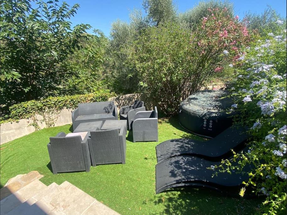 Superbe Appartement Avec Jardin & Jacuzzi - En Face De La Mer La Ciotat Esterno foto